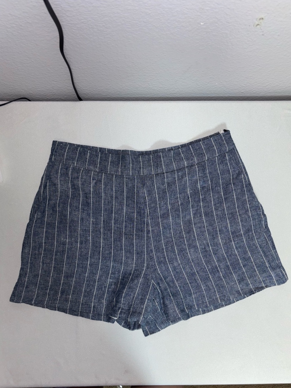 Cremieux Sasha Bow  Blue & White Stripe Flat Front Linen Shorts Size Meduim